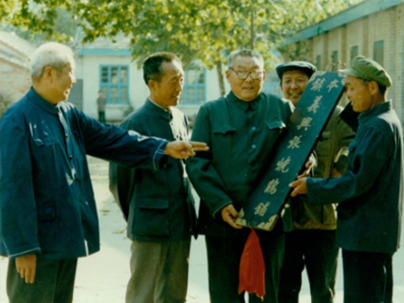 道口燒雞加盟要注意哪些點，燒雞專業(yè)加盟為您解答